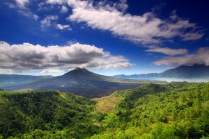 Mount_batur_and_lake-min